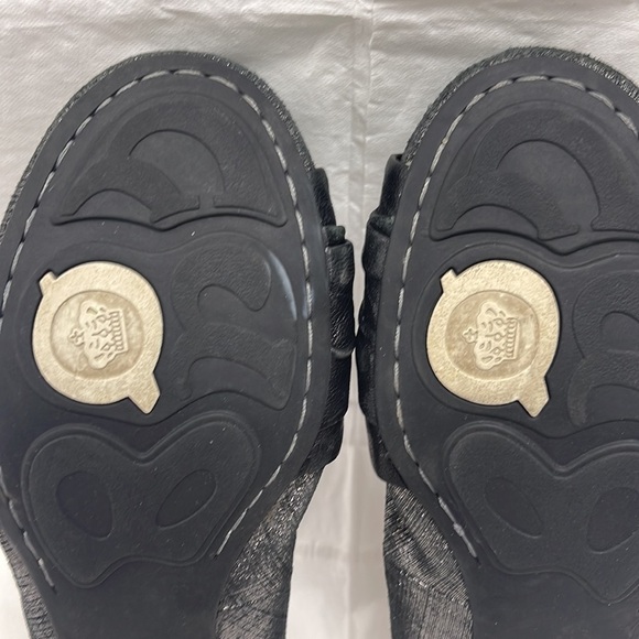 Born Black Metallic Slip on Flats with Bow Size US 7 EU 38 M/W width - Picture 13 of 16